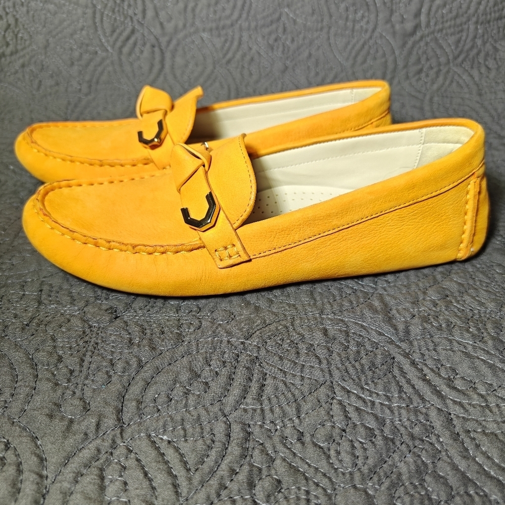 LIKE NEW Cole Haan Evelyn Bow Orange Nubuck  Leather Women's Loafers Size 5.5B